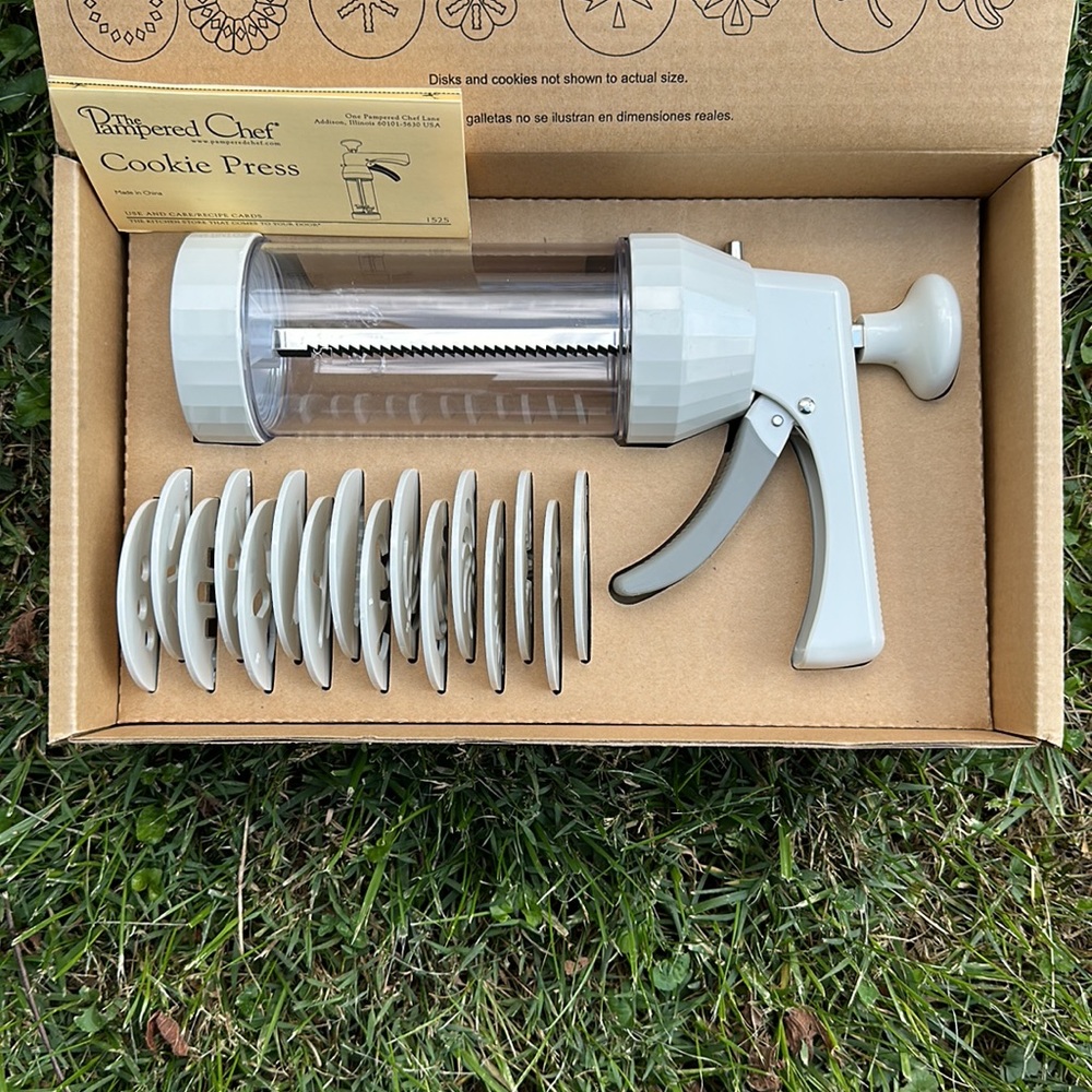 The Pampered Chef Cookie Press